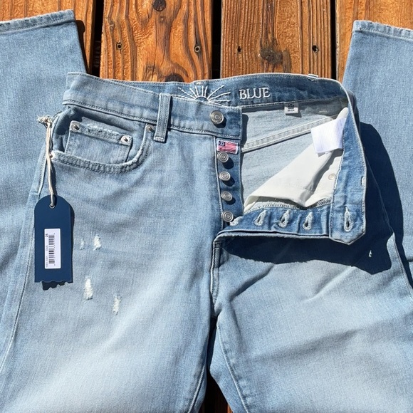 NWT Daily Blue Denim By AG Light Wash Cropped Distressed Jean Sizes 25/ 30 - Picture 6 of 14
